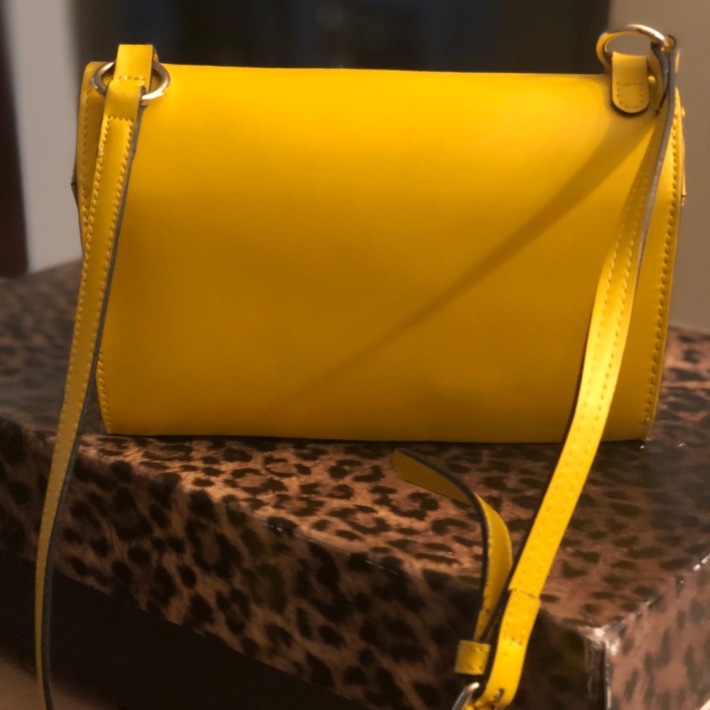 Yellow Spring Bag - Picture 2 of 3